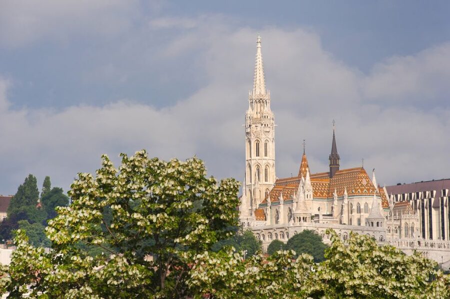 3-Hour Orientation Walking Tour of Buda and Pest - Meeting at Saint Stephen’s Basilica, and starting on the right foot
