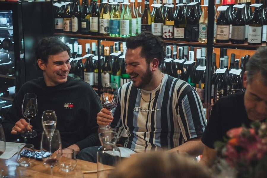 8-Tier Hungarian Wine Tasting in a Cozy Downtown Wine Bar - Finding Bortodoor in central Budapest, and why the room matters