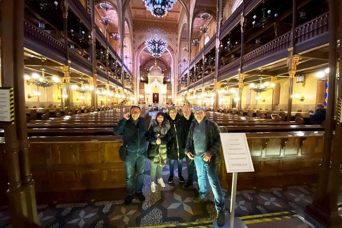A Journey through Jewish Budapest - Private Walking Tour - How the private guide and 3-hour timing work