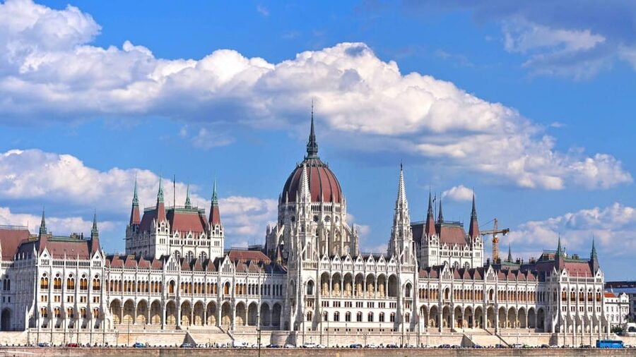 Best of Budapest: Private Walking Tour with a Local - St. Stephen’s Basilica and Liberty Square for a Strong Pest Day