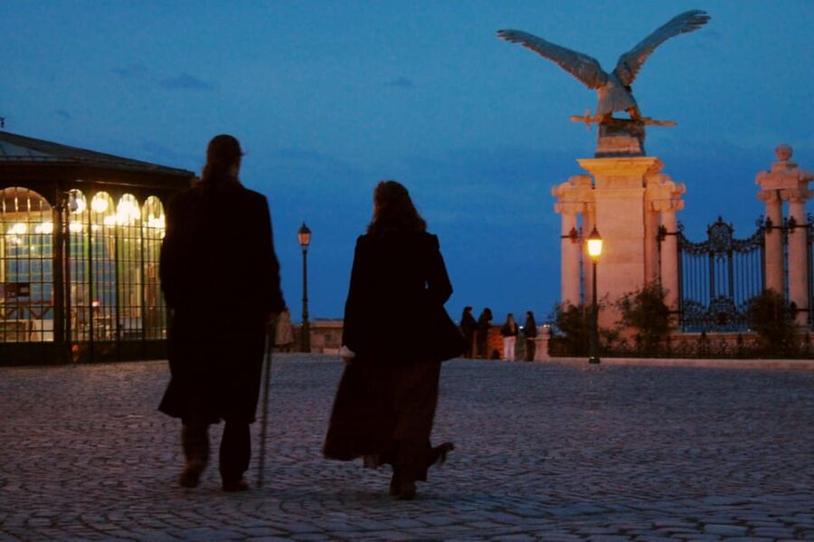 BloodThirsty Hungary: Walking tour & Dark Historical Stories - The Actor Part: Humor, True Stories, and a Showman’s Rhythm