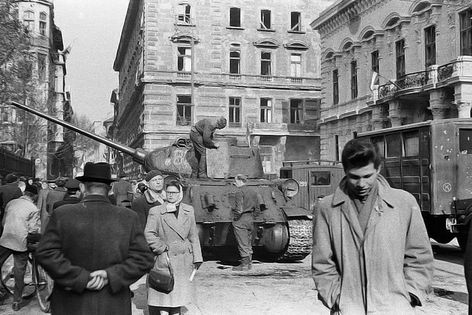 Born Under The Red Star - The History of Communism in Hungary - Private Tour - Stop 2: House of Terror Museum, where the communist era is not abstract