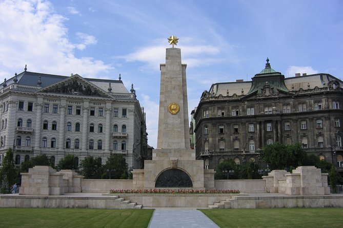 Born Under The Red Star - The History of Communism in Hungary - Private Tour - Stop 6: Hungarian Parliament Building, seeing power in architecture