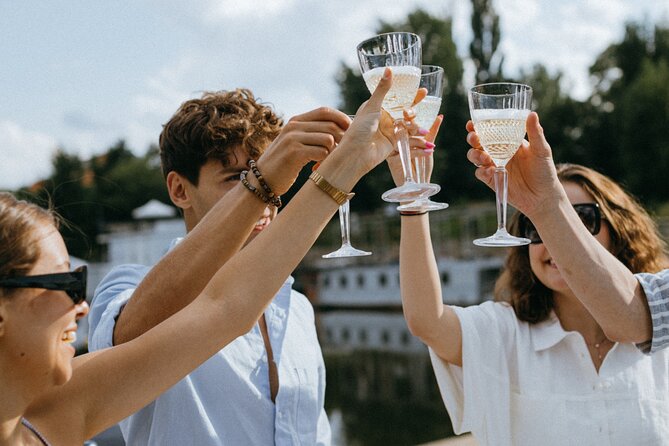 Bottomless Brunch and Cruise with Prosecco in Budapest - Timing that matters: boarding at 10:30 and the sightseeing hour at 12:00