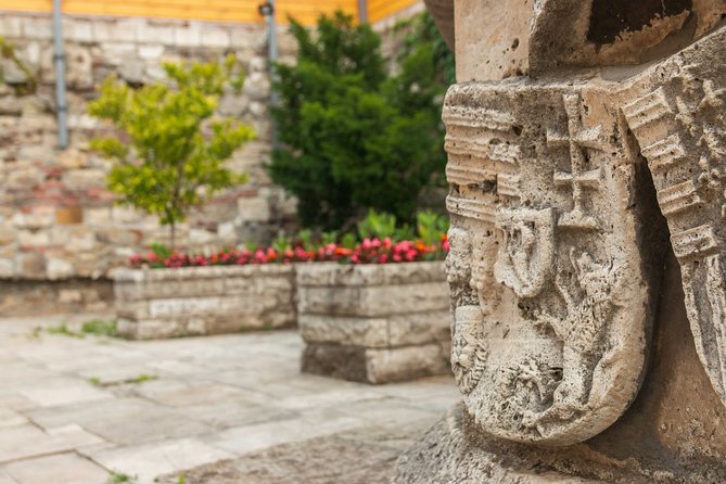 Buda Castle Quarter Walking Tour - How the meeting and pickup works in real life