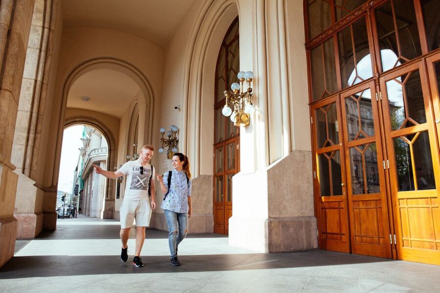 Budapest: 1.5-Hour Private Kick-Start Tour with a Local - Meeting at the Evangélikus Templom (White Church) and Getting Oriented Fast