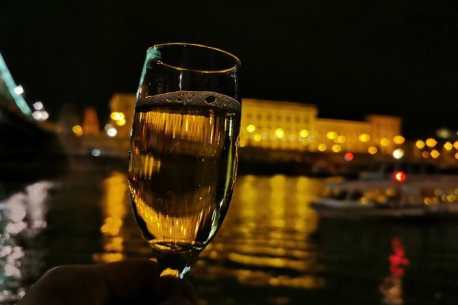 Budapest: 1-Hour Highlights Cruise with Welcome Drink - What’s Missing: No Audio Guide, Limited Stop Time