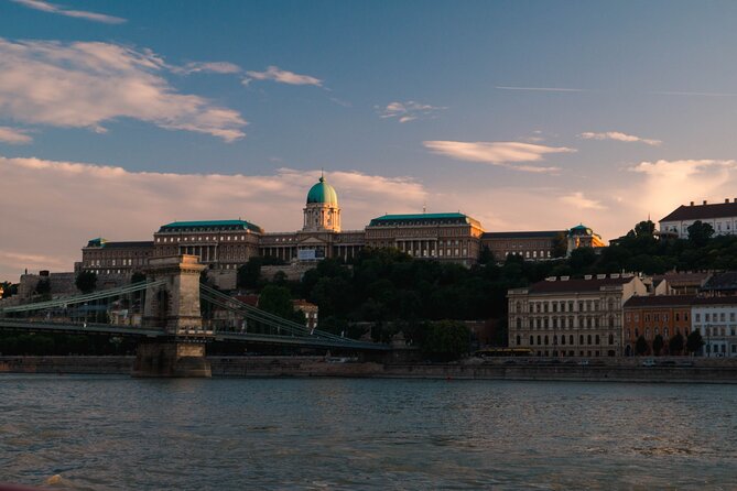 Budapest: 1-Hour Highlights Cruise with Welcome Drink - Boarding at Portum Lines Dock 42: What to Expect Day-of