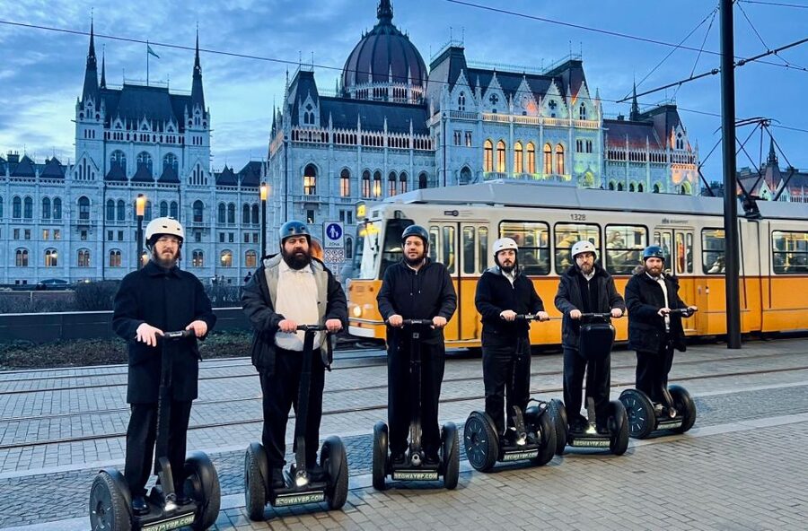 Budapest: 1 Hour Instagram Segway Tour - Elizabeth Bridge: starting the view with a big Budapest reference point