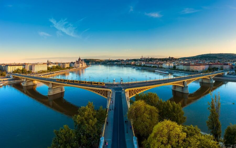 Budapest: 1-hour Sightseeing Danube River Cruise - Boarding at Vigadó tér Dock 6, and how to actually find it