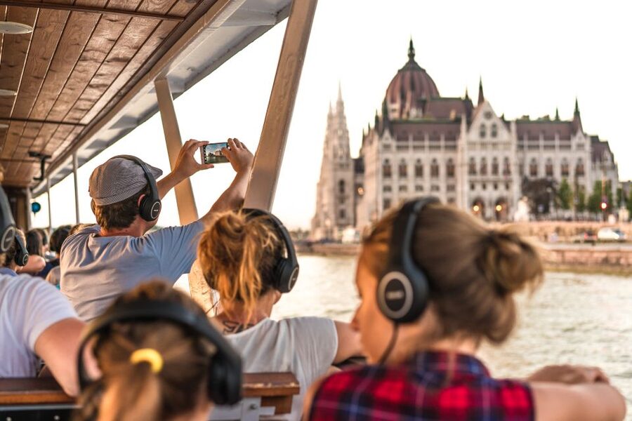 Budapest: 3-hour City Tour with Castle Walk + 1-hour Cruise - Pace and timing: what this tour feels like in real life