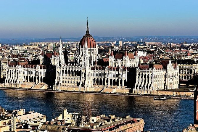 Budapest: 3-Hour Live-guided Bus Tour and 1-hour River Cruise - Value for $51.66: when this bus plus boat combo wins