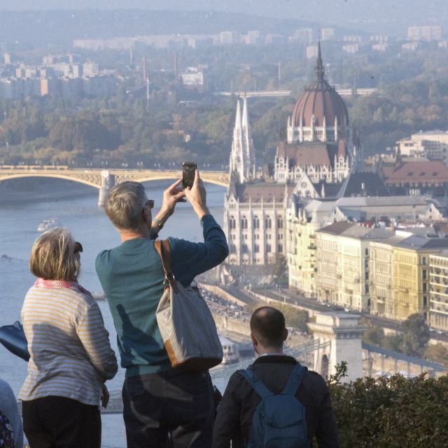 Budapest: 3-Hour Live Guided Sightseeing Tour - Heroes’ Square: Statues, Kings, and Why Budapest Loves Big Statements