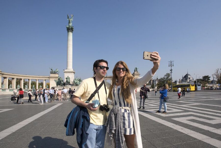 Budapest 3-Hour Private Walking Tour with Route Options - Route C: Jewish Quarter, Synagogue Architecture and Memory Stops