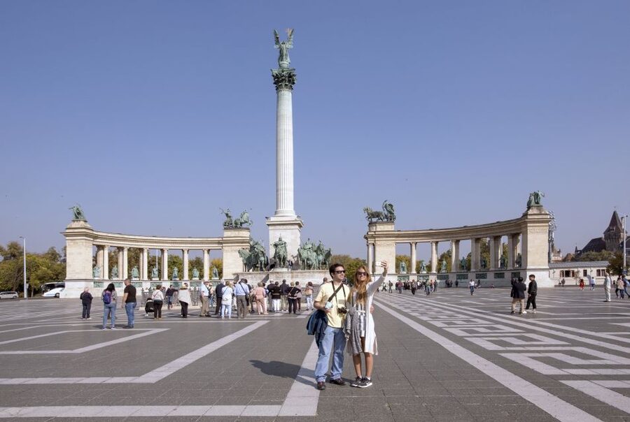 Budapest: 3-Hour Trabant Sightseeing Tour - Communist Statue Park, and why monuments matter more up close