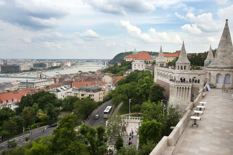 Budapest 3-Hour Walking Tour in Italian - Meeting Point, Timing, and What to Bring