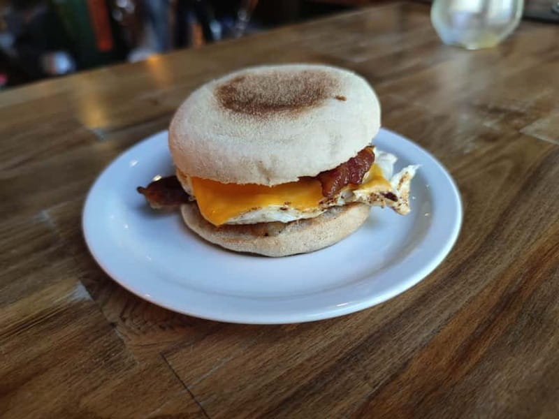 Budapest: 4-hour Bottomless Brunch w/ Cocktails & Craft Beer - The American breakfast spread: what you’ll actually eat