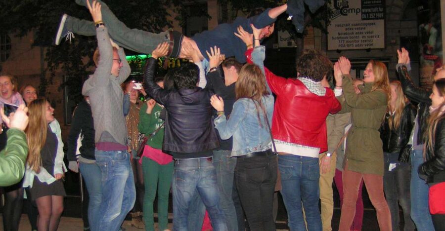 Budapest: 5-Hour Pub Crawl through Ruin Bars - Price and logistics: what $23 really covers