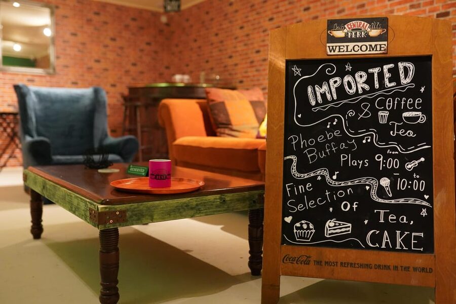 Budapest: 90s Sitcom Escape Room Adventure with Drinks - Why this 90s sitcom escape room is an easy Budapest win