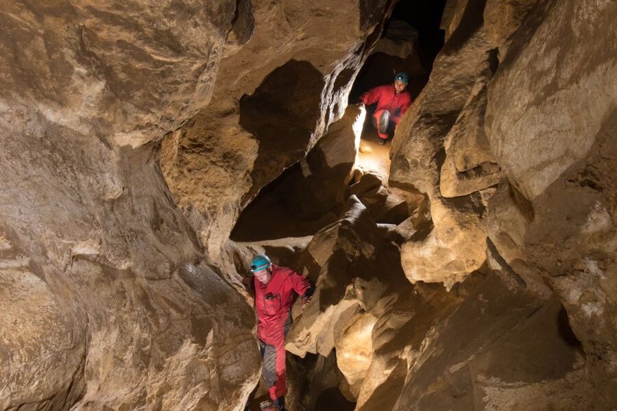 Budapest: Adventure Caving Tour with Guide - What 3 hours means in the real world: prep, gear, and cave time