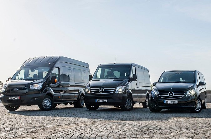 Budapest Airport transfer from Liszt Ferenc International Airport to City Centre - Comfort on the Road: Space, Legroom, and Air-Conditioning
