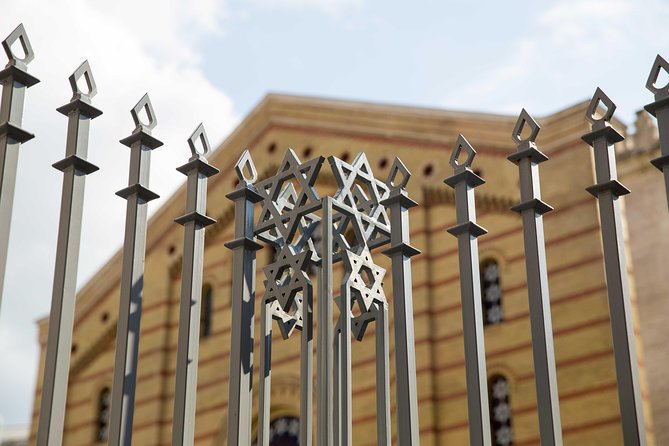 Budapest All In - Full Day Tour with Lunch & Metro Pass - Vajdahunyad Castle: a photogenic break in City Park