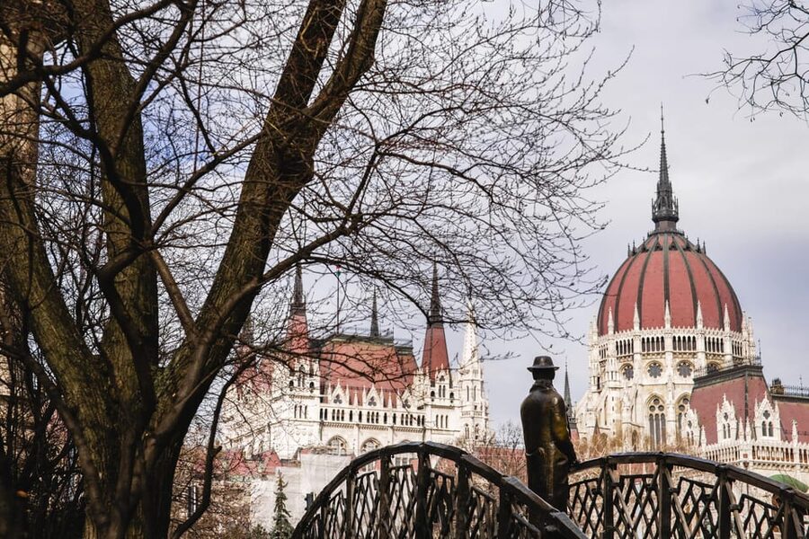 Budapest: Assist the Authorities Outdoor Escape Room Game - The story: Uncle Karl’s missing police dog