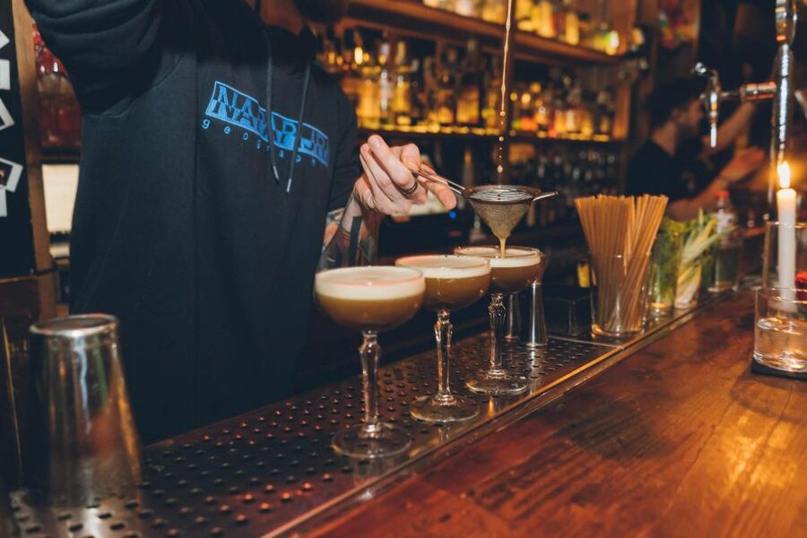 Budapest: Bar Crawl with a Local Guide - A bar crawl that feels like a plan, not a random night