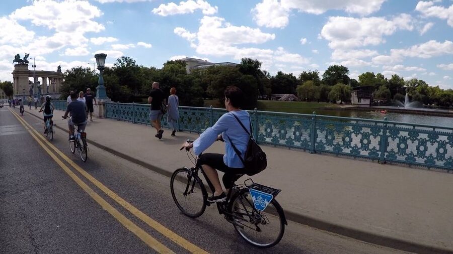 Budapest Bike Tour with a Hungarian Goulash - Guides and group energy: what I’d watch for on the day