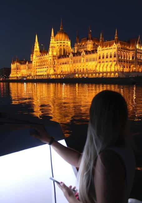 Budapest: Boat Cruise with Personal Guide and Drink - Key highlights worth planning for