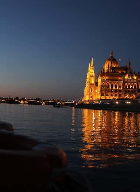 Budapest: Boat Cruise with Personal Guide and Drink - Dock 42 and boarding without stress