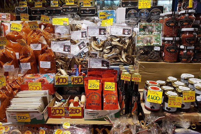Budapest: Book A Local Host - The Big Value: Guide Quality and Clear English