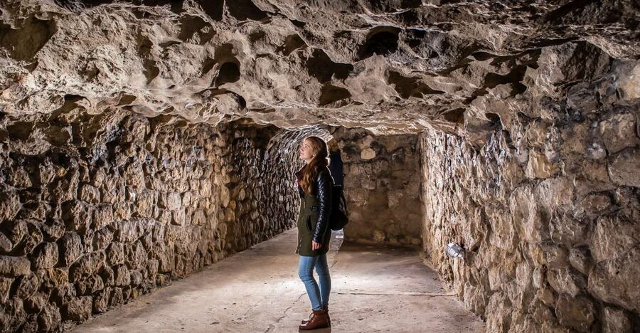 Budapest: Buda Castle Cave Tour - Limestone caverns and 800-year-old man-made cellars