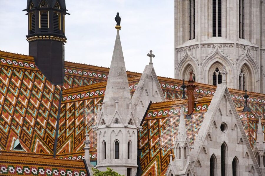 Budapest: Buda Castle District Walking Tour - Getting oriented at Szentháromság Square