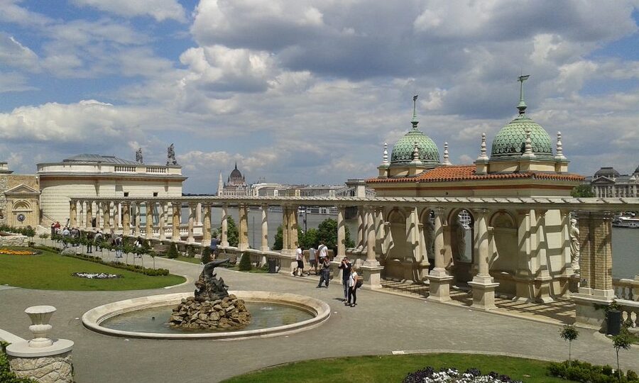 Budapest: Buda Castle Private Walking Tour - Watertown add-on: narrow lanes between the Danube and Castle Hill