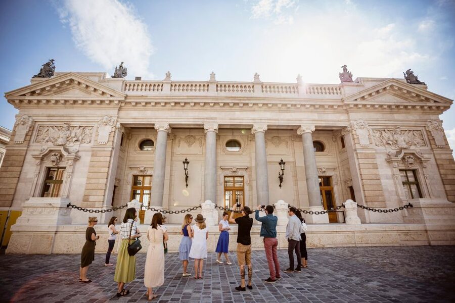 Budapest: Buda Castle Walk with Saint Stephen's Hall - Who this tour suits best (and who should skip it)