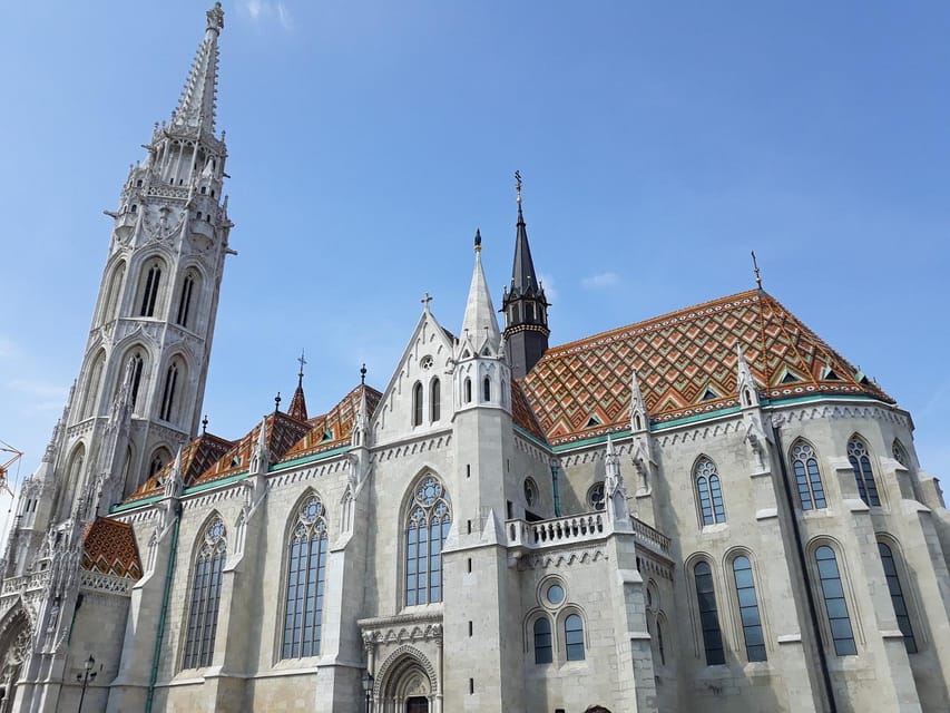Budapest: Buda Castle Walking Tour & Folk Music Performance - Key moments that make this tour worth your time