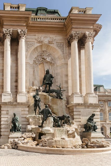 Budapest: Buda Castle Walking Tour & Folk Music Performance - Where the tour starts, and how to spot your guide at Holy Trinity Square