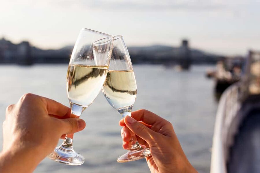 Budapest By Night Sightseeing Cruise - Why a Danube Night Cruise Is the Easiest Budapest Win