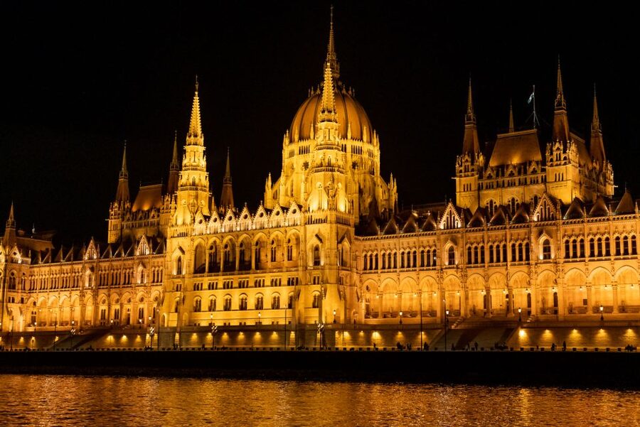 Budapest: Candlelit Dinner River Cruise with Live Music - Entering at Dock 7, Then Letting Budapest Happen