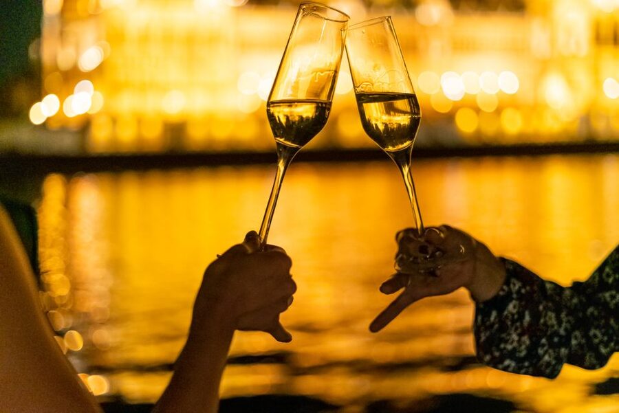 Budapest: Candlelit Dinner River Cruise with Live Music - Drinks Onboard: Included Welcome, Then You Decide