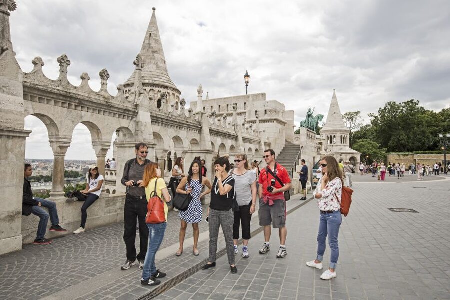 Budapest: Castle District Walk with Matthias Church Entry - Getting your bearings at Holy Trinity Square