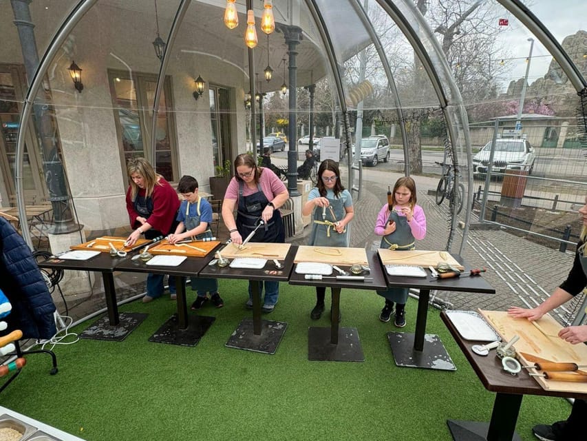 Budapest: Chimney Cake Workshop in City Park - Time, group size, and what the 1 hour actually means