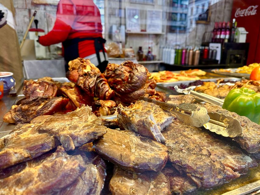 Budapest: Christmas Market Guided Walking Tour with Tastings - Entering the Hungarian Christmas Rhythm, Not Just the Decorations
