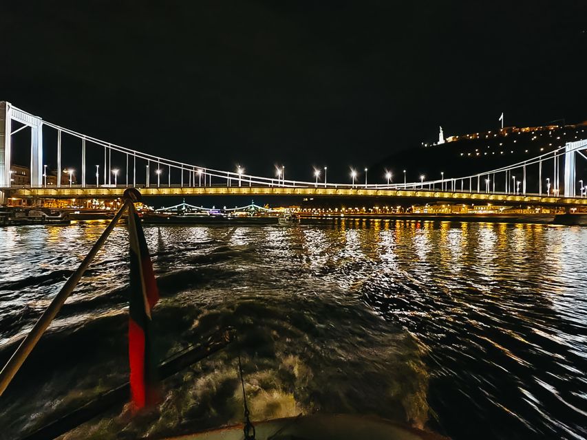Budapest: City Highlights Cruise with Welcome Drink - Daytime slot vs night slot: choose based on your real goal