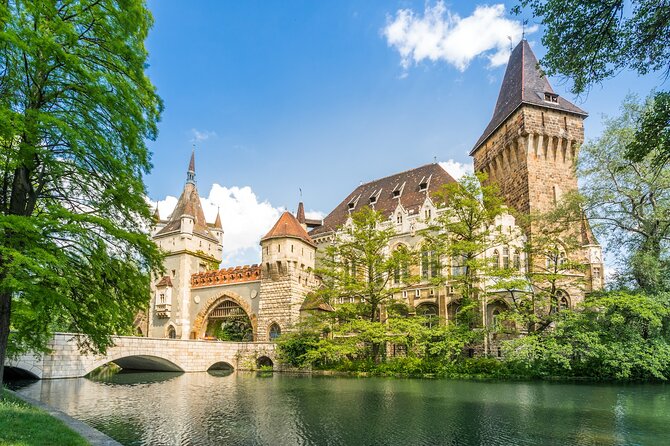 Budapest: City Park Self-Guided Walking Tour - Heroes’ Square: Budapest’s timeline in stone