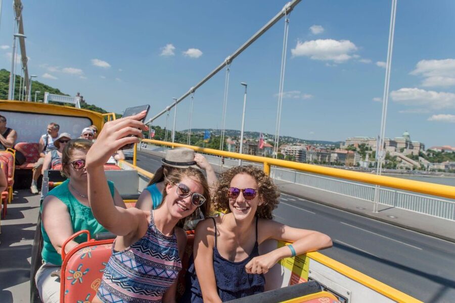 Budapest: City Sightseeing Hop-On Hop-Off Bus Tour & Extras - The 11am walking tour that fills in the Danube and Parliament gaps