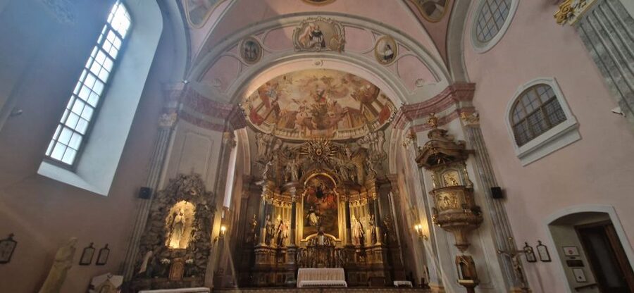 Budapest: Classical Music Concert in St. Michael's Church - Arriving at the Meeting Point: Where You Start Matters