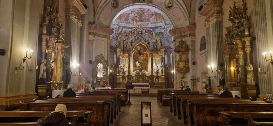 Budapest: Classical Music Concert in St. Michael's Church - Choosing Your Seat: The Comfort Reality Check