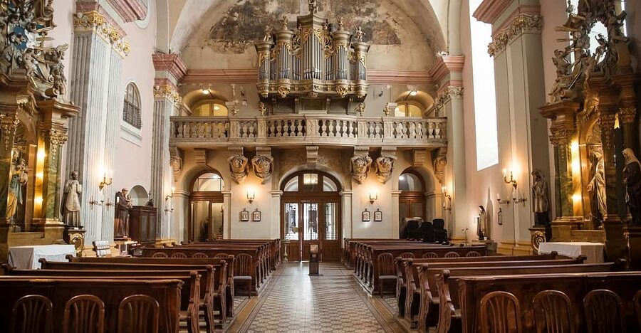 Budapest: Concert on the Oldest Working Organ in the City - What happens in the 70 minutes, solo organ or chamber music